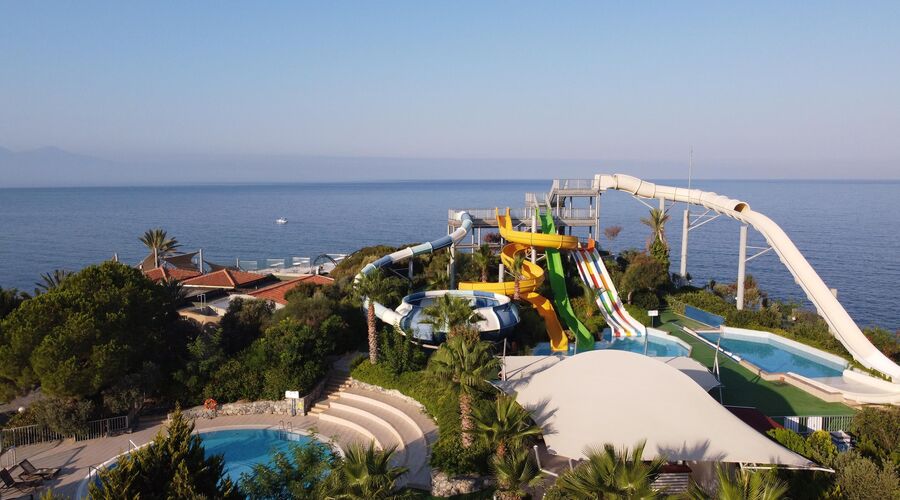 Pine Bay Holiday Resort 5*