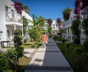 Petunya Beach Resort  4*