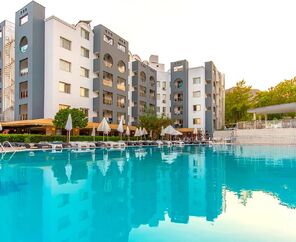 Caprice Beach Hotel  4*