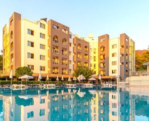 Caprice Beach Hotel  4*