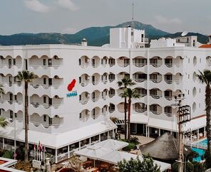 Hawaii Hotel By Yunus  4*