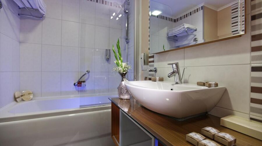 Royal Asarlık Beach Hotel & Spa  5*